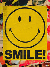 Load image into Gallery viewer, Smile! Smiley 